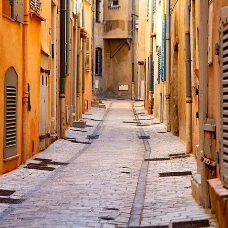 Apartman Tropcoq - Au Coeur De St-tropez - Pour 2 Personnes *
